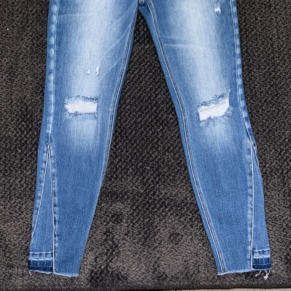 Vici For Kancan Light Wash Distressed Jeans NWT - Picture 4 of 15